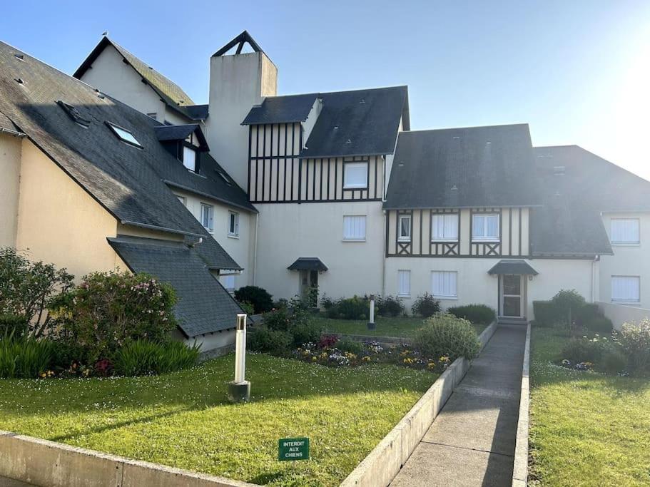 Le Garden - Studio Refait A Neuf Proche Mer Et Commerces Leilighet Cabourg Eksteriør bilde
